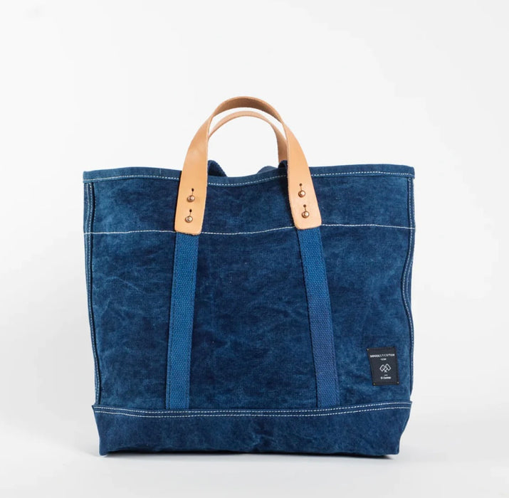 Small East West Tote